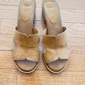 Elegant Tan Women's Slide Sandals